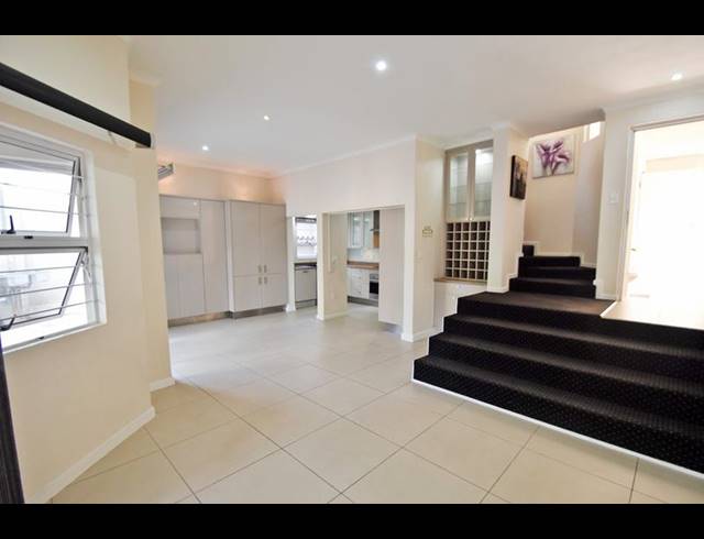 2 BEDROOM TOWNHOUSE FOR SALE IN LINKSFIELD